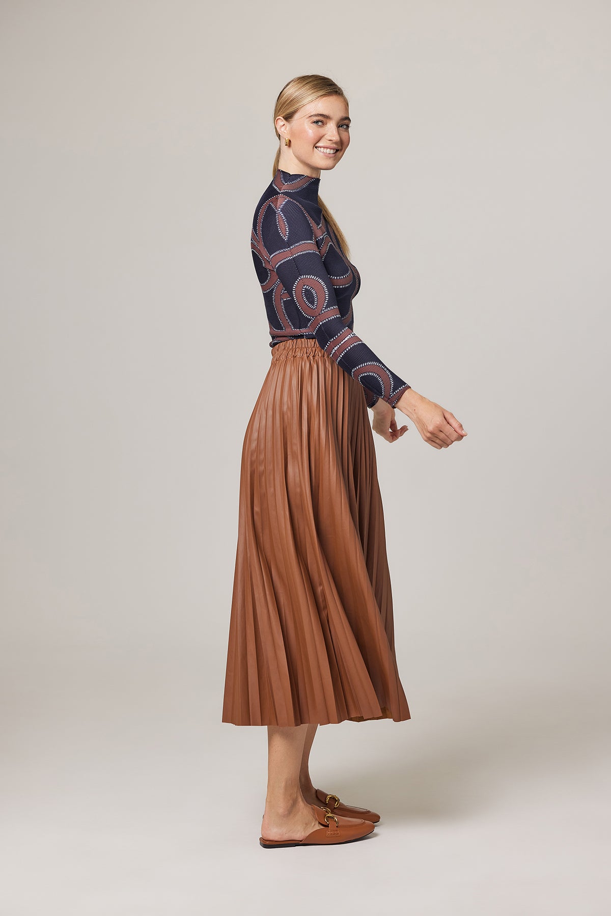 (BACK IN STOCK) Inès Ribbon Print 3D Honeycomb Texture Top
