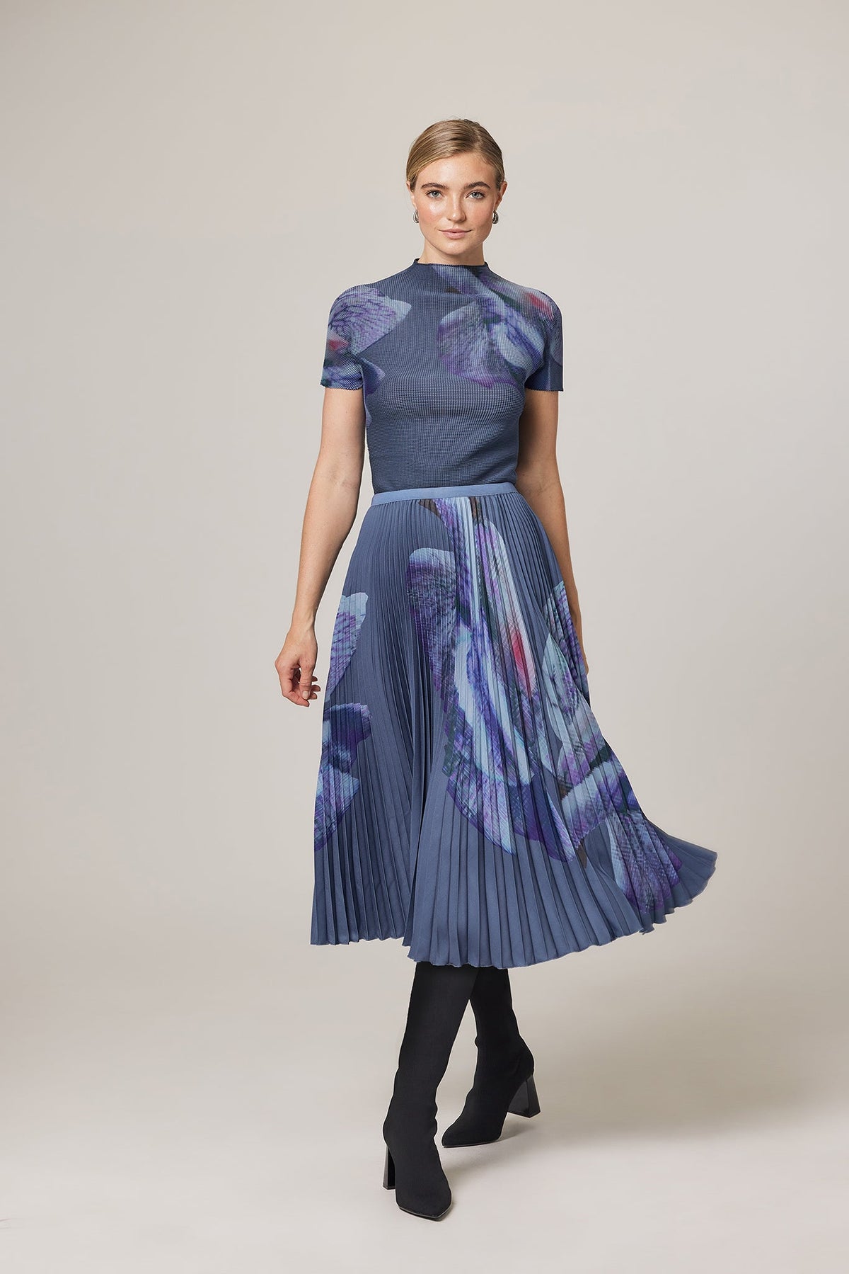 (BACK IN STOCK!) Agata Coral Print Pleated Skirt