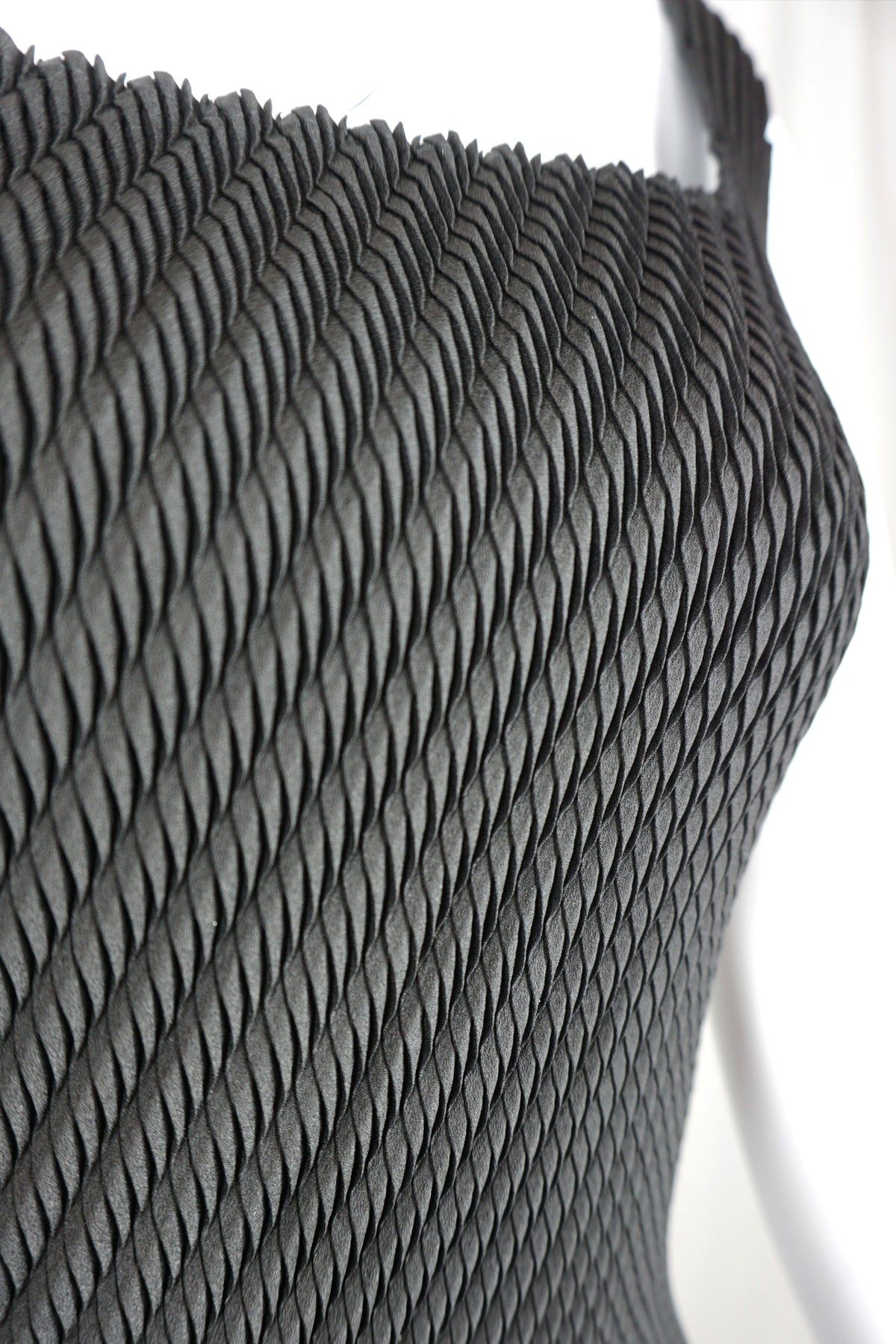 Nina Square-neck 3D Honeycomb Texture Shell