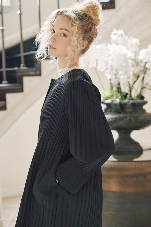 Boston Insulated Plissé Jacket with Removable Scarf