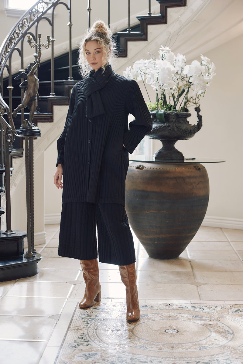 Boston Insulated Plissé Jacket with Removable Scarf