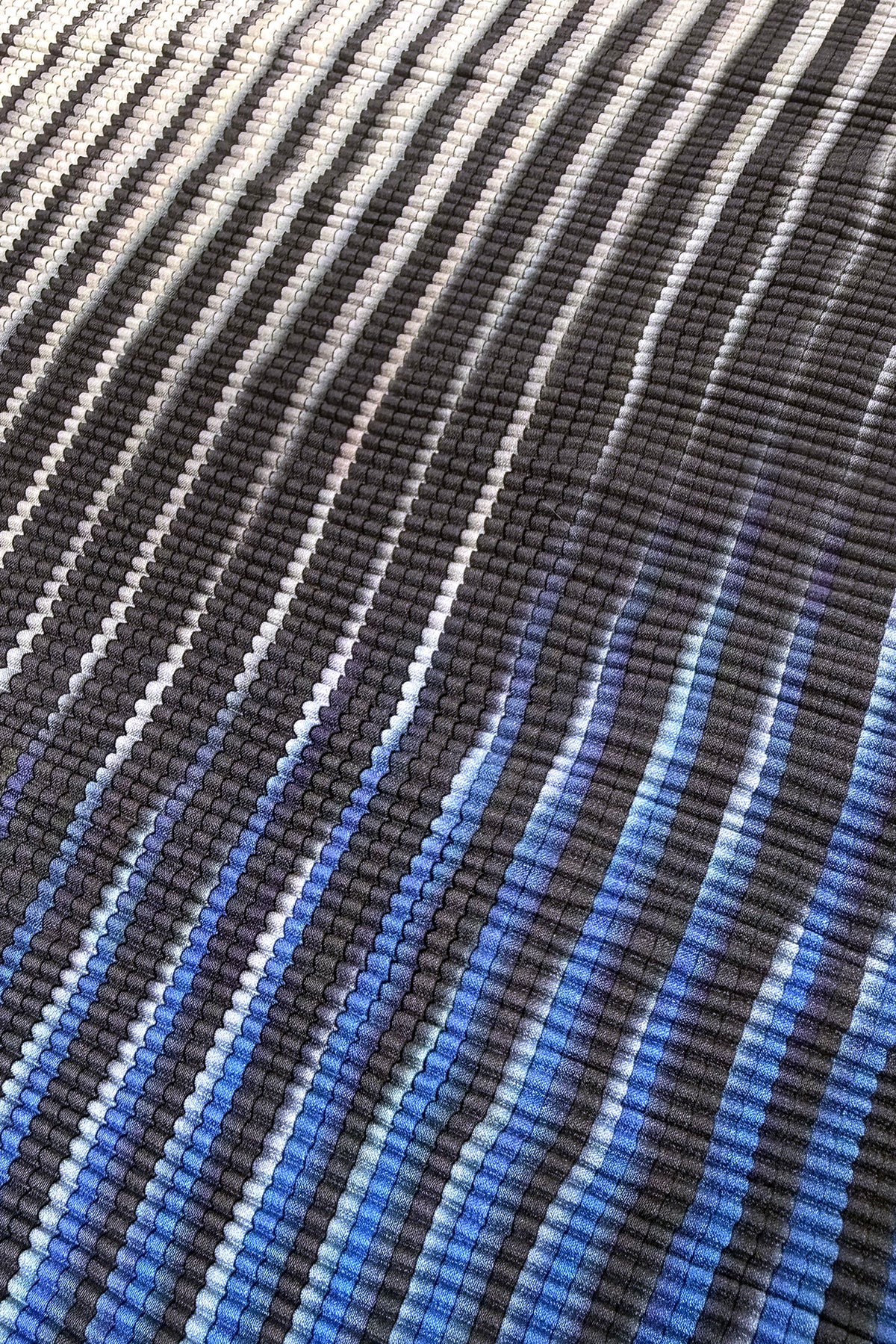 Clara Stripe 3D Honeycomb Top