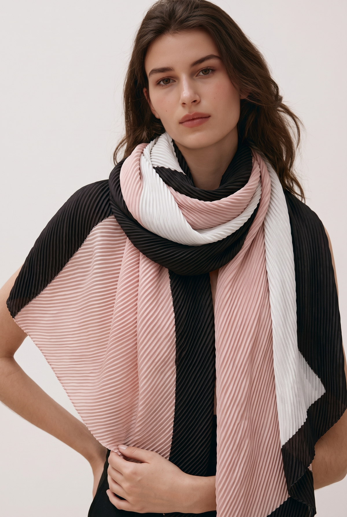 Dakota Grande Plissé Scarf