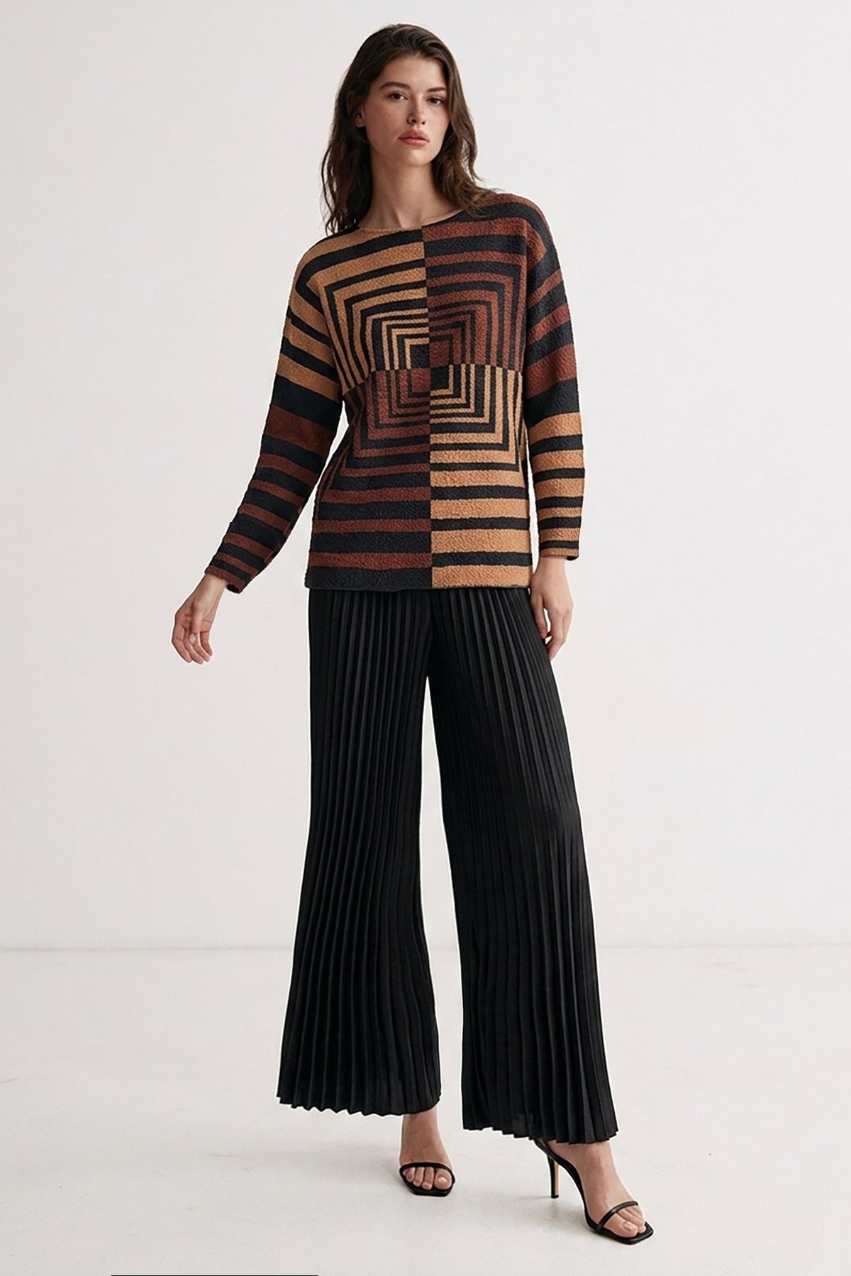Infinity Frame Texture Top