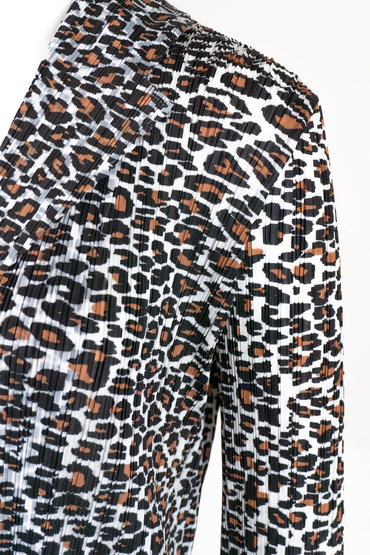 Ria Leopard Printed Plissé Satin Coat