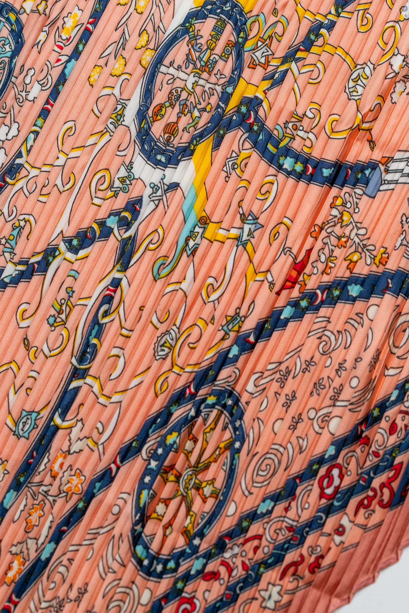 Jenna Plissé Petit Scarf – Wild Cosmos