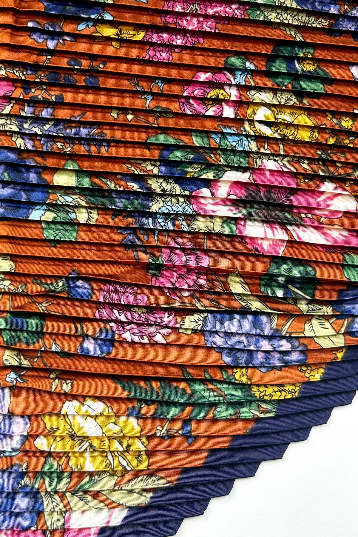Joyce Plissé Petit Scarf