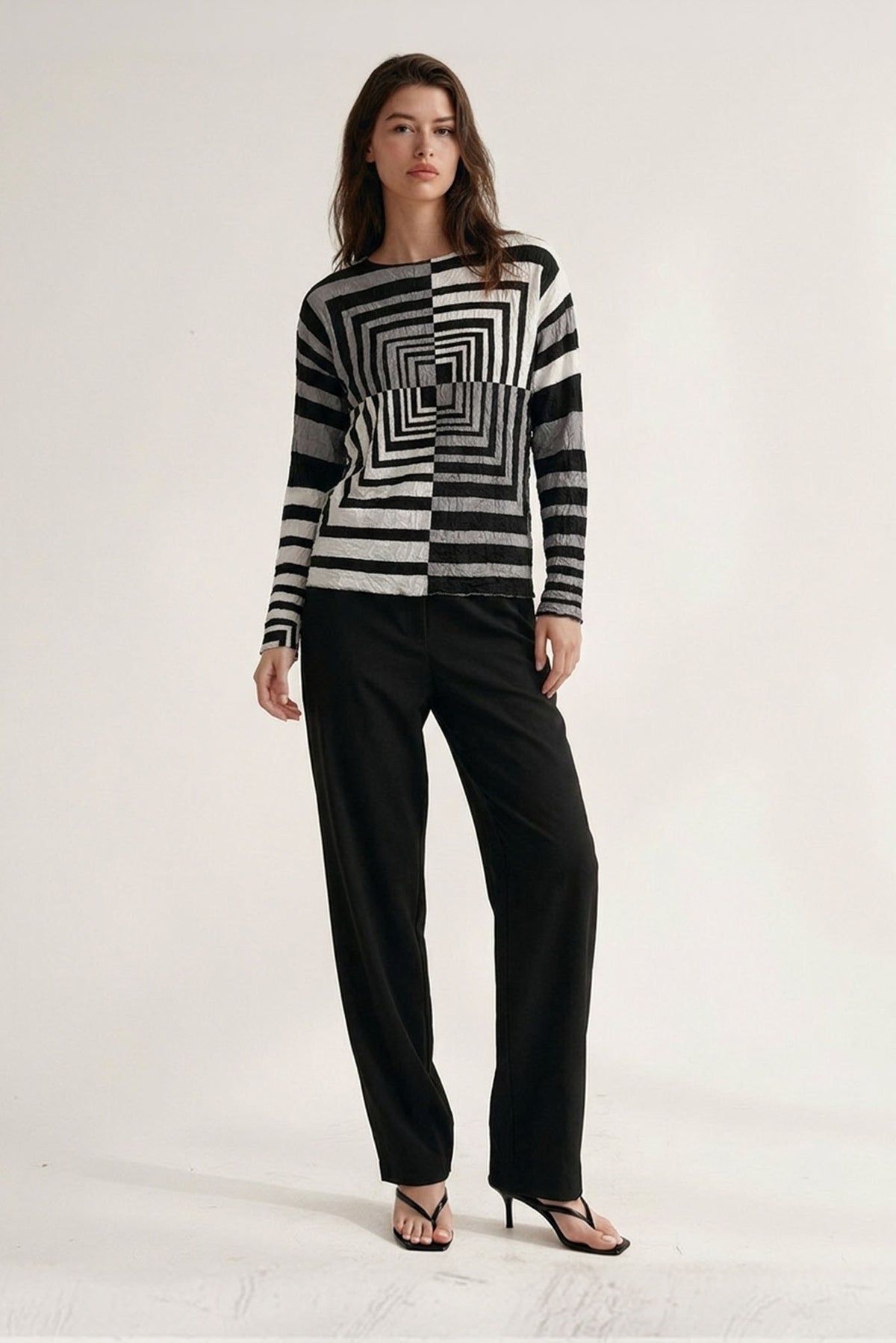 Infinity Frame Texture Top