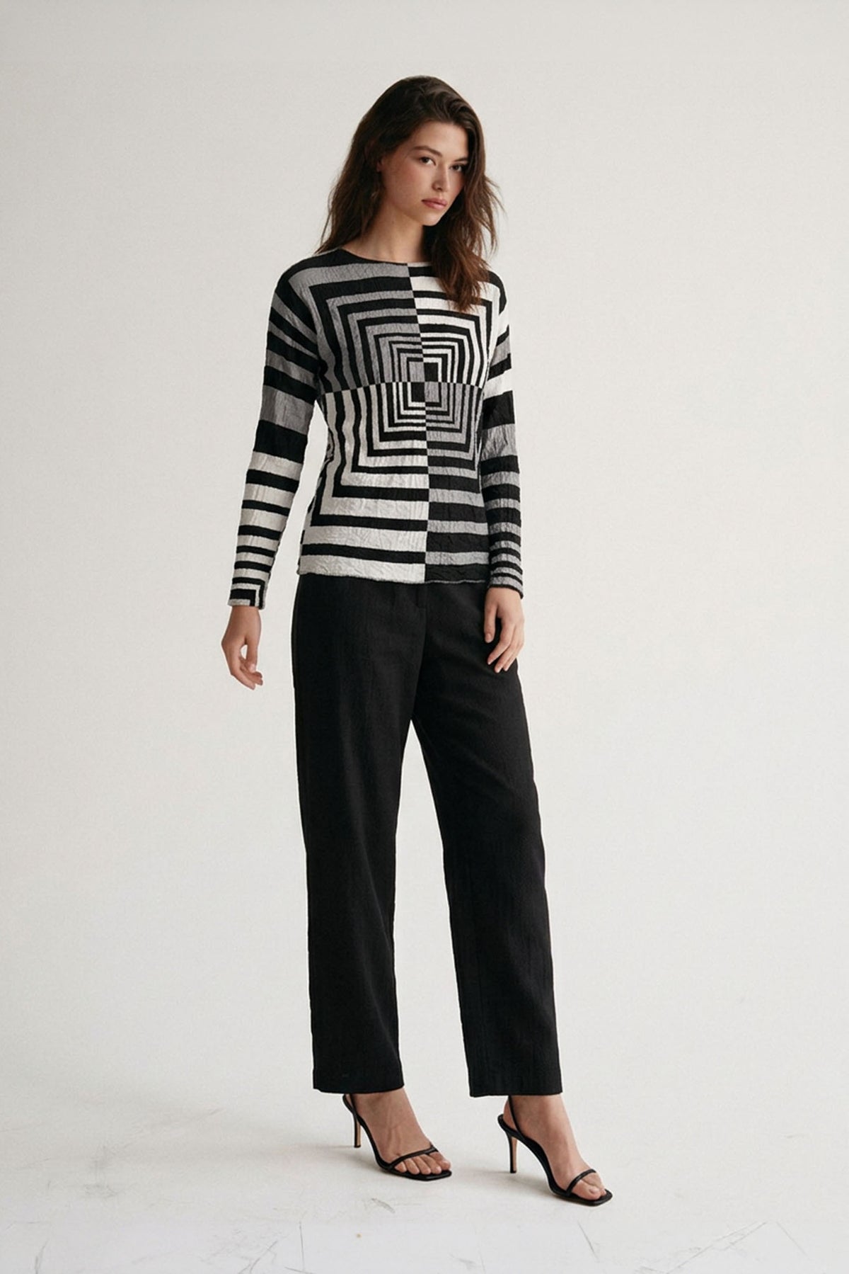 Infinity Frame Texture Top