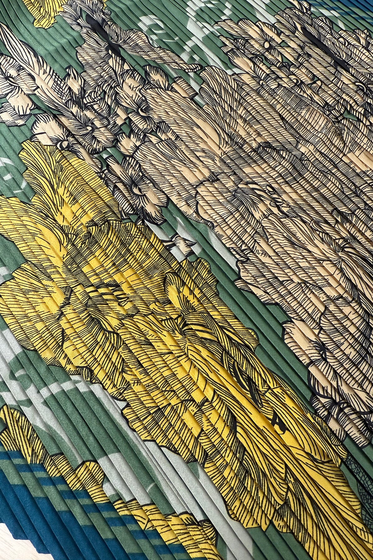 Becca Plissé Petit Scarf